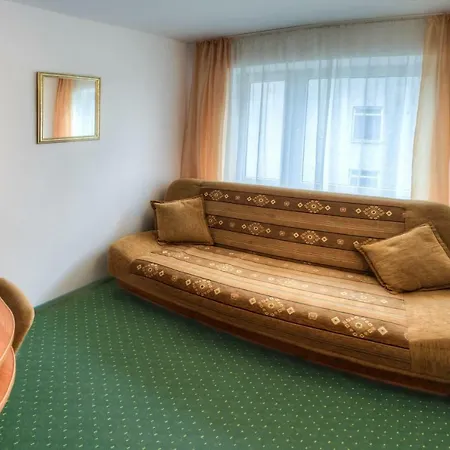 Amigo Quarto em Acomodações Particulares